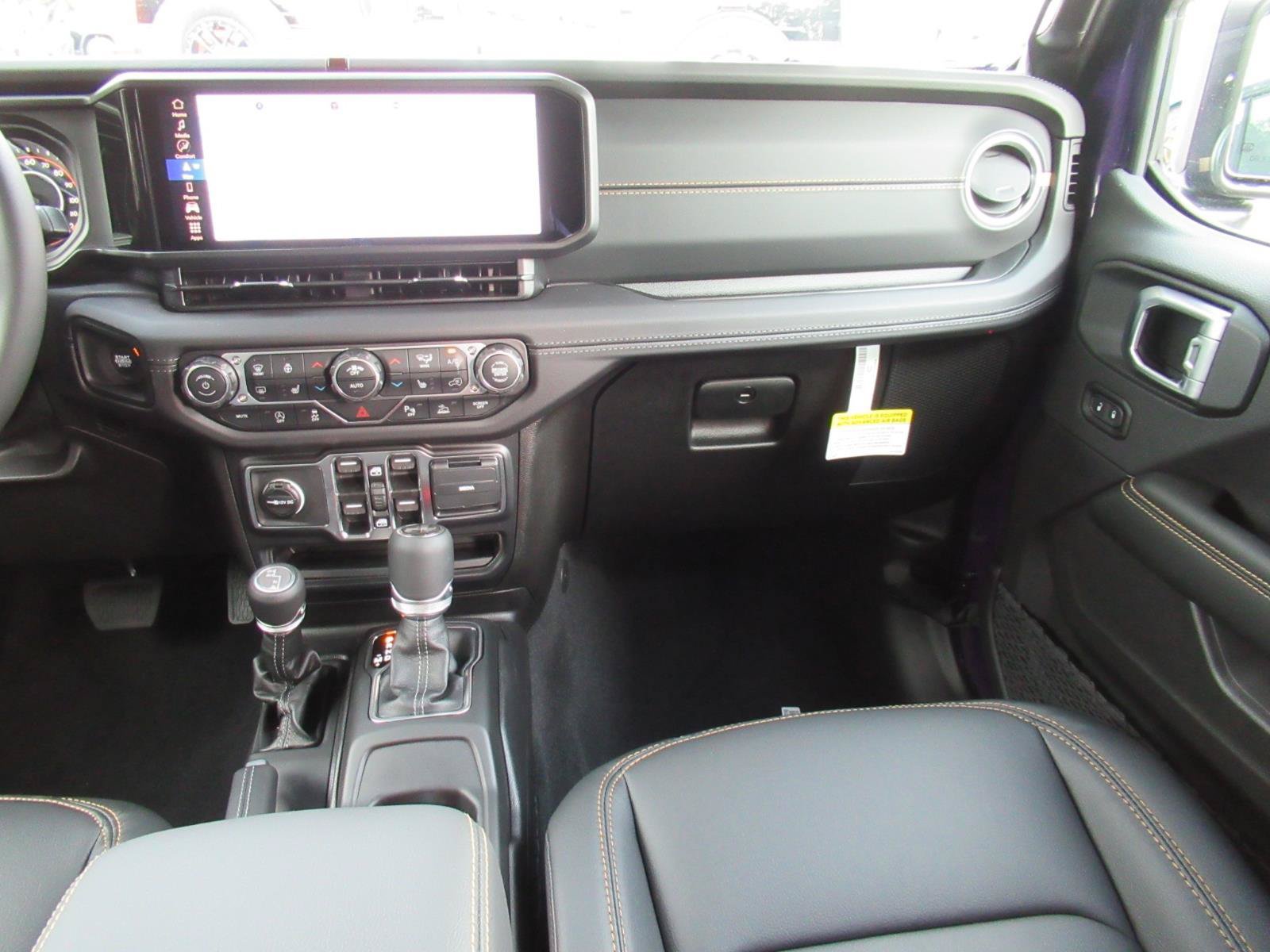New 2026 Jeep Wrangler Unlimited Sahara AWD/4WD image 14
