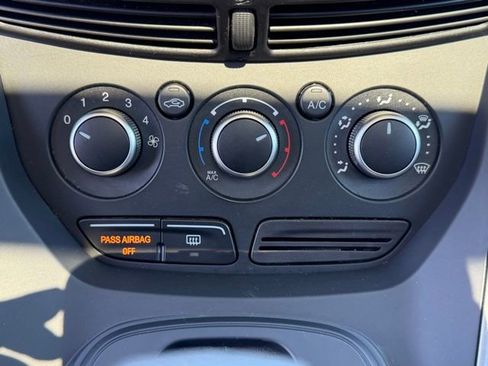 Used 2015 Ford Escape SE image 29