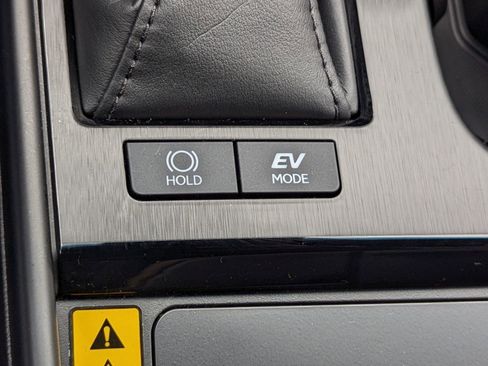 Certified 2025 Lexus ES 300h w/ Luxury Package image 34