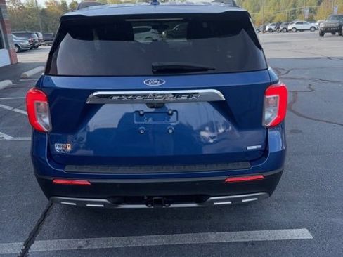 Used 2020 Ford Explorer XLT w/ Equipment Group 202A image 7
