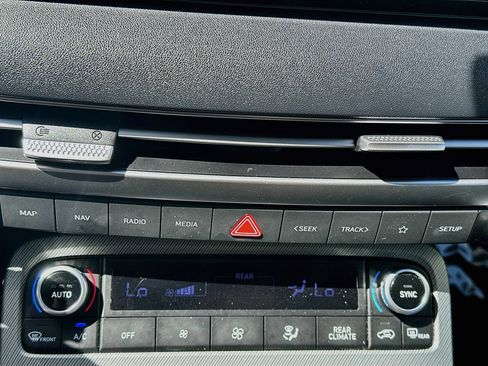 Used 2025 Hyundai Palisade SEL AWD/4WD image 23