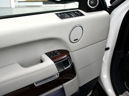Used 2017 Land Rover Range Rover Long Wheelbase Autobiography image 13