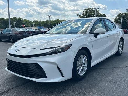 Used 2025 Toyota Camry LE w/ Convenience Package FWD image 7