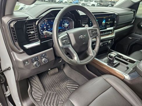 Used 2024 Chevrolet Silverado 1500 LT Trail Boss w/ Convenience Package II image 13