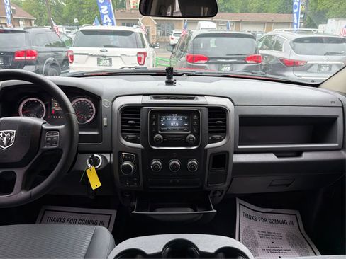 Used 2019 RAM 1500 Express w/ Express Value Package AWD/4WD image 13