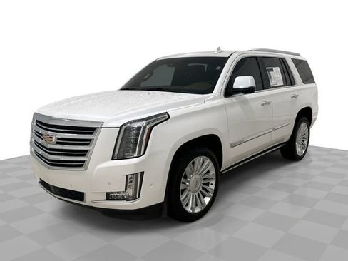 Used 2018 Cadillac Escalade Platinum RWD image 1