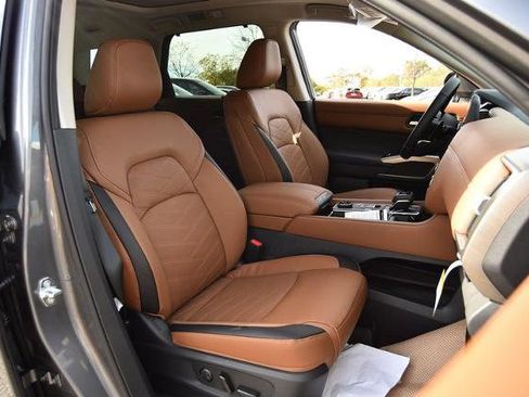 New 2025 Nissan Pathfinder Platinum image 24