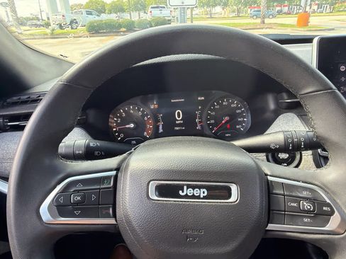 Used 2024 Jeep Compass Latitude AWD/4WD image 28