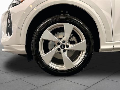 Used 2025 Audi Q5 Premium Plus w/ Premium Plus AWD/4WD image 11