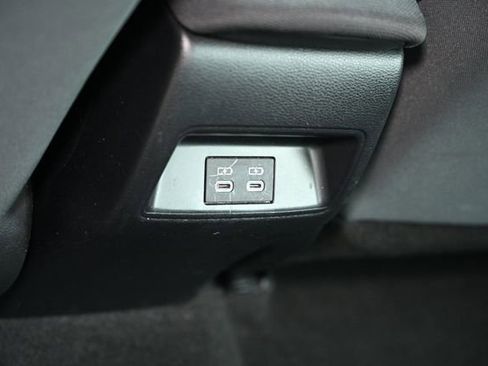 Used 2023 Toyota Corolla LE image 42