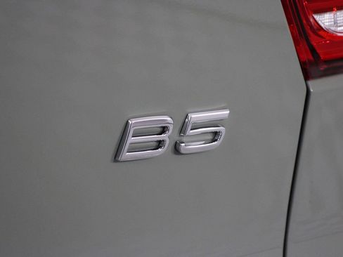 Certified 2025 Volvo XC40 B5 Plus image 20