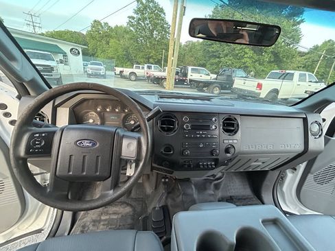 Used 2012 Ford F550 4x4 SuperCab Super Duty w/ XL Value Pkg image 16