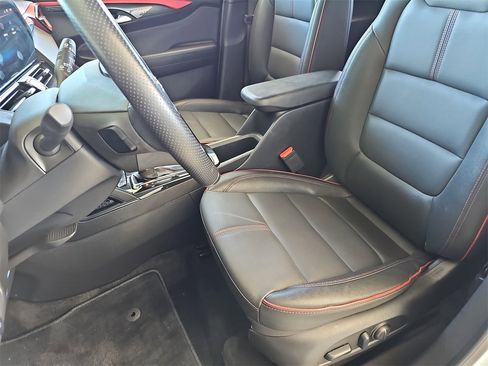 Certified 2024 Chevrolet TrailBlazer RS w/ Driver Confidence Package image 15