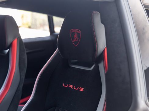 Used 2024 Lamborghini Urus Performante AWD/4WD image 36