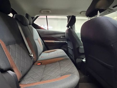 Used 2019 Nissan Kicks SR w/ Exterior Electronics Package FWD image 32