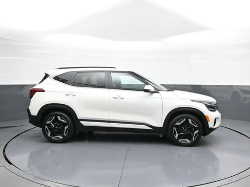 Certified 2024 Kia Seltos SX w/ SX Sunroof Package AWD/4WD image 5