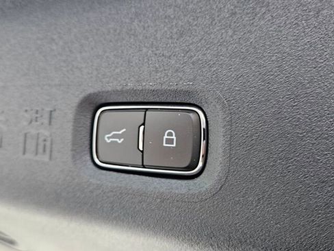 New 2025 Ford Expedition Active image 16