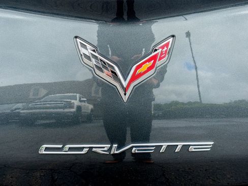 Used 2017 Chevrolet Corvette Stingray Coupe w/ 1LT RWD image 18
