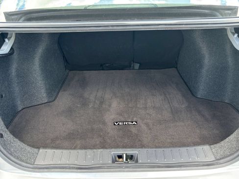 Used 2025 Nissan Versa SV FWD image 29