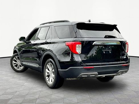 Used 2020 Ford Explorer XLT w/ Equipment Group 202A AWD/4WD image 4