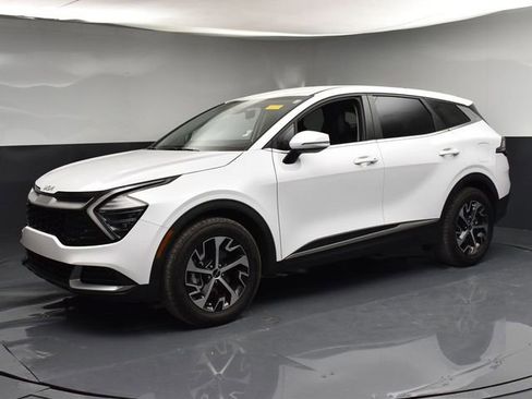 Used 2025 Kia Sportage EX FWD image 4