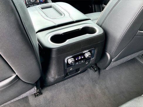 Used 2021 GMC Yukon XL SLT image 10