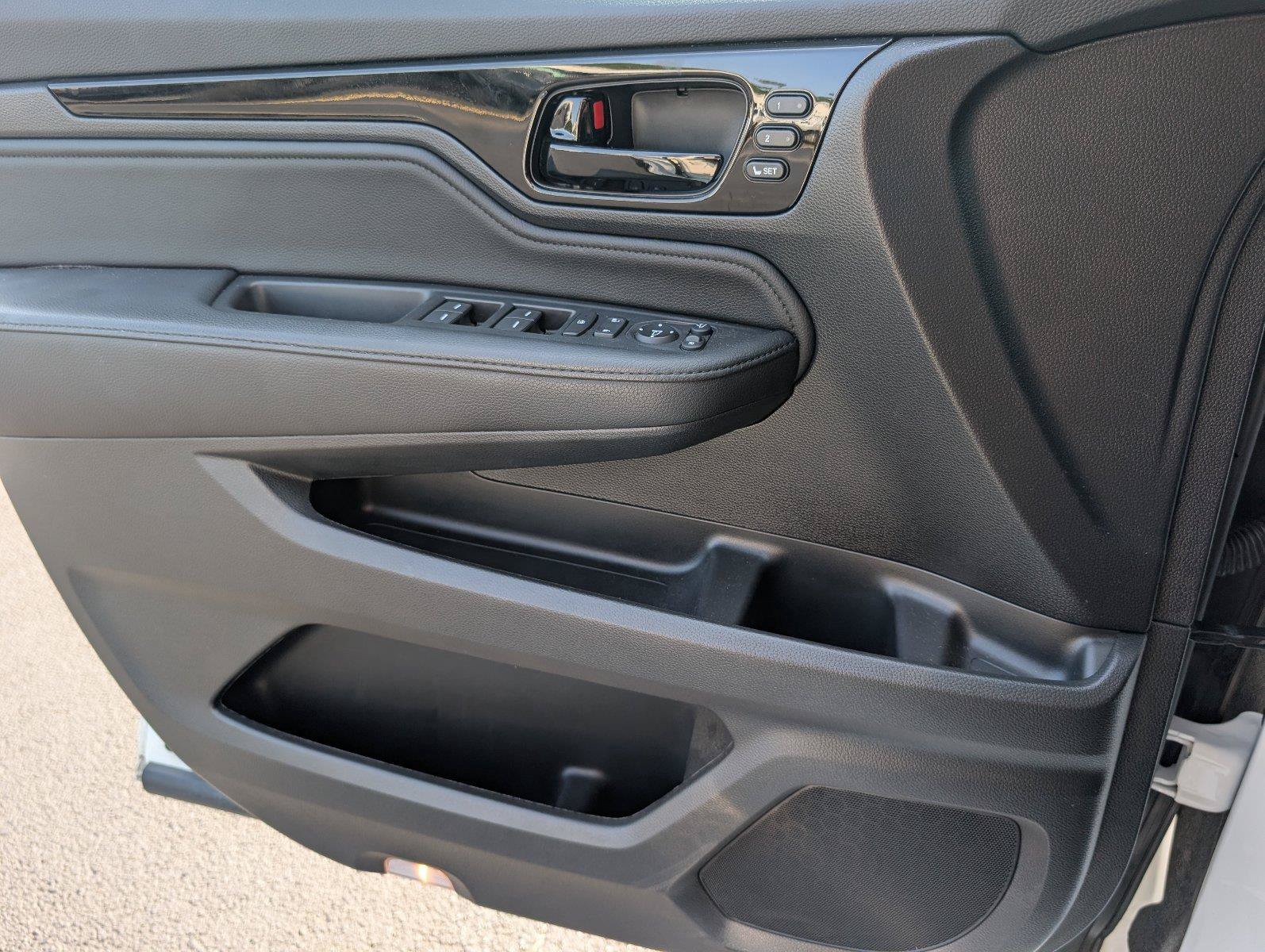 Used 2025 Honda Odyssey Elite image 17