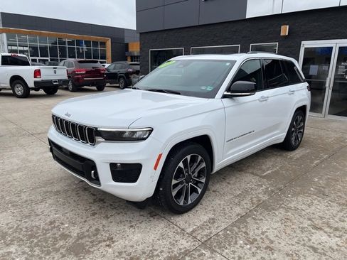 Certified 2023 Jeep Grand Cherokee Overland image 3