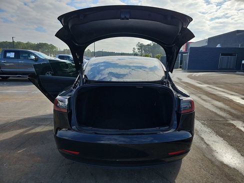 Used 2023 Tesla Model 3 Standard Range image 16