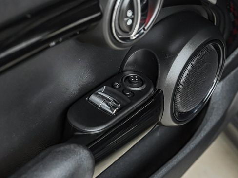 Used 2019 MINI Cooper S w/ Premium Package image 36