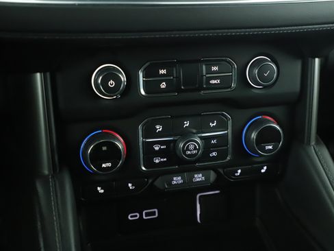 Used 2024 Chevrolet Tahoe LT image 11