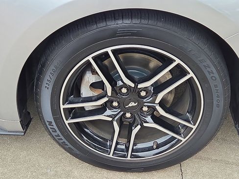 Used 2023 Ford Mustang Premium image 7