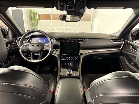 Used 2022 Jeep Grand Cherokee Altitude image 29