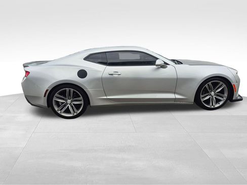 Used 2018 Chevrolet Camaro LT w/ RS Package RWD image 10