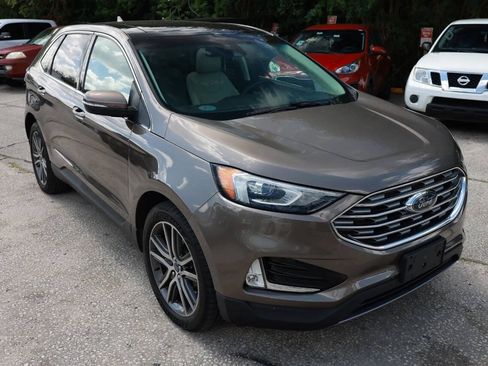 Used 2019 Ford Edge Titanium w/ Cold Weather Package AWD/4WD image 10
