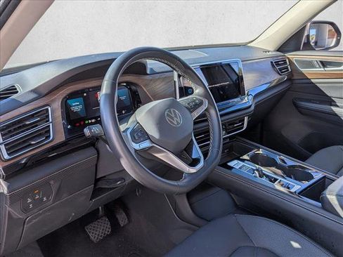 Used 2024 Volkswagen Atlas SE image 10