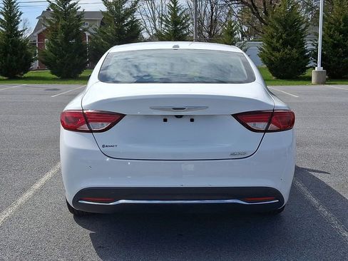 Used 2015 Chrysler 200 Limited w/ Convenience Group FWD image 5