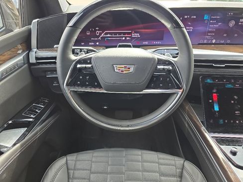 Certified 2026 Cadillac Escalade ESV Platinum Sport AWD/4WD image 13