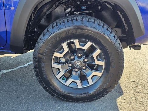 Used 2023 Toyota Tacoma TRD Off-Road image 9