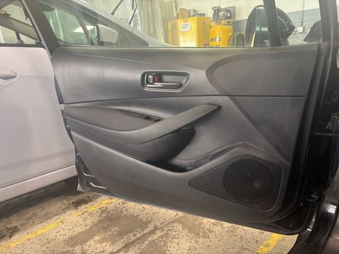 Used 2025 Toyota Corolla LE image 18