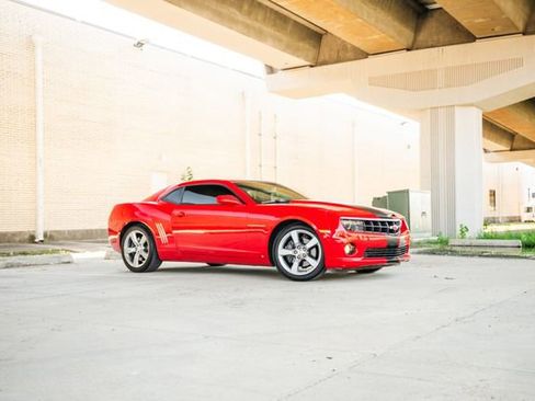 Used 2010 Chevrolet Camaro SS w/ RS Package image 21