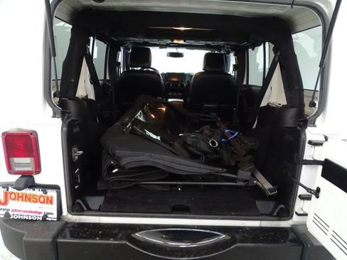 Used 2018 Jeep Wrangler Unlimited Sahara AWD/4WD image 20