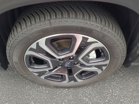 Used 2023 Subaru Ascent Limited w/ Technology Package image 9