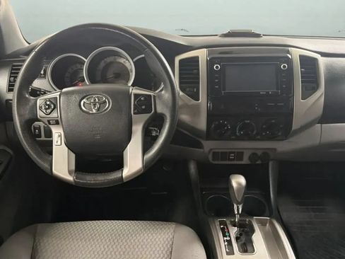 Used 2014 Toyota Tacoma PreRunner w/ SR5 Package RWD image 10