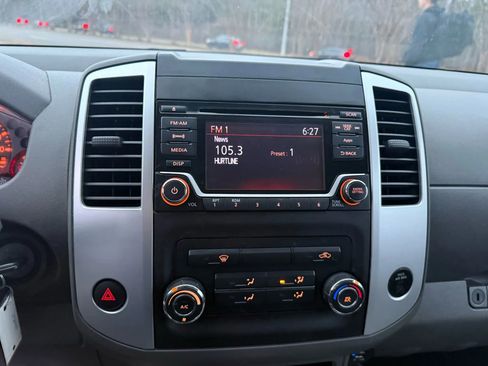 Used 2016 Nissan Frontier SV image 16