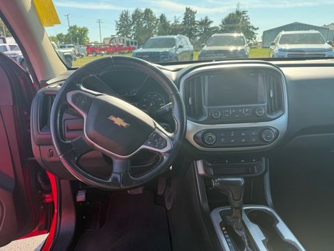 Used 2018 Chevrolet Colorado LT w/ LT Convenience Package RWD image 14