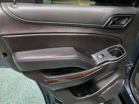 Used 2019 Chevrolet Tahoe LT w/ RST Edition image 22