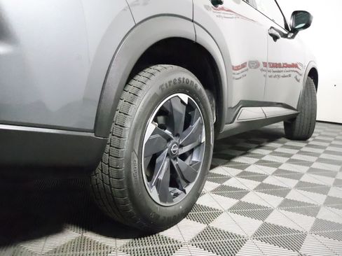 Used 2024 Nissan Rogue SV AWD/4WD image 11