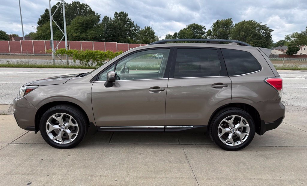 Used 2017 Subaru Forester 2.5i Touring AWD/4WD image 11