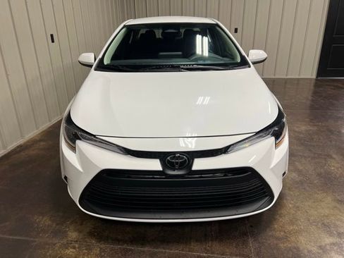 Used 2024 Toyota Corolla LE image 2
